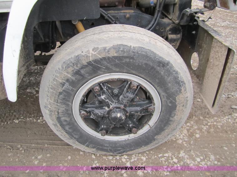 image for item 1601 1981 GMC grain truck