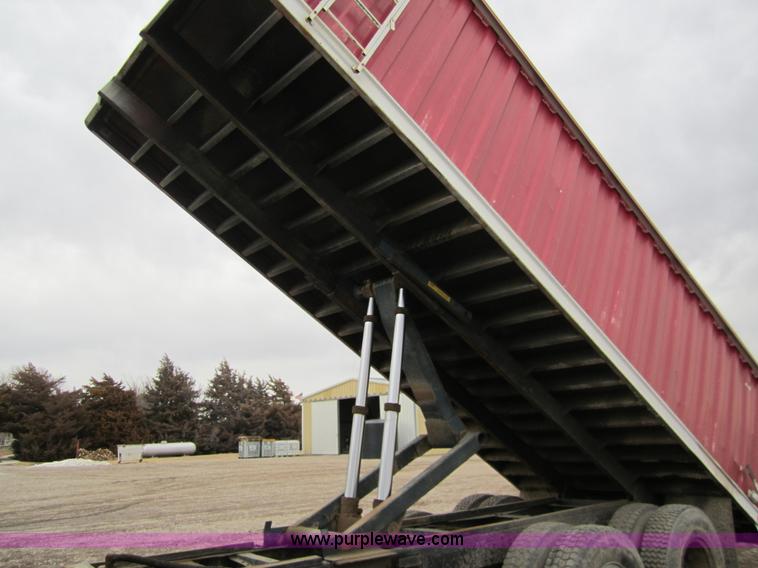 image for item 1601 1981 GMC grain truck