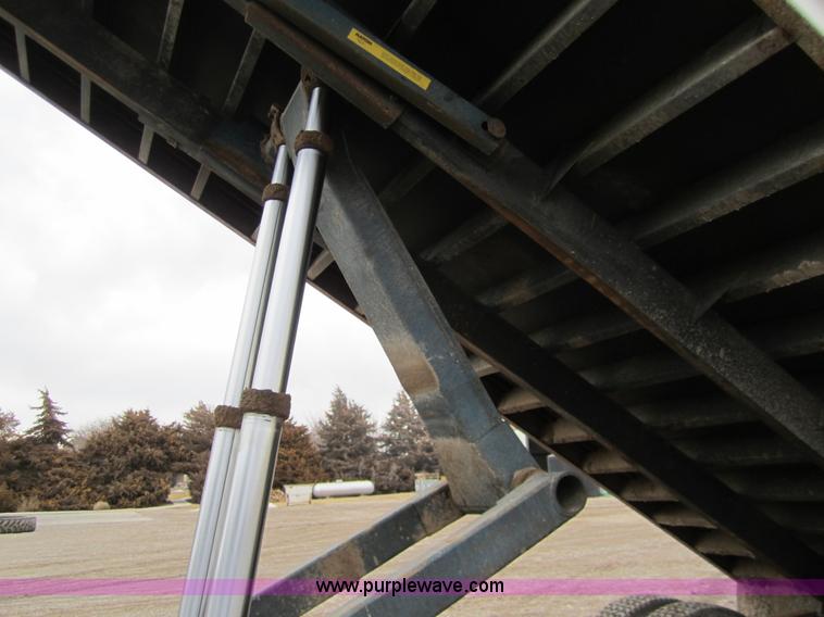 image for item 1601 1981 GMC grain truck