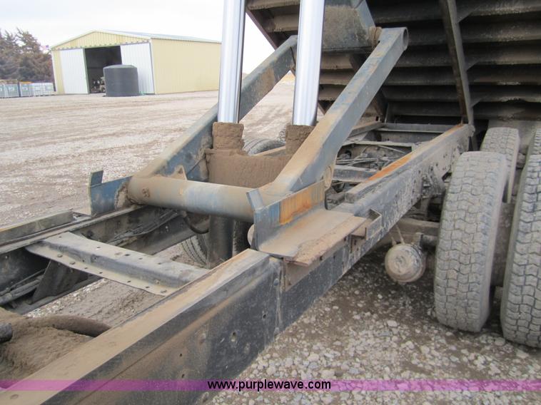 image for item 1601 1981 GMC grain truck