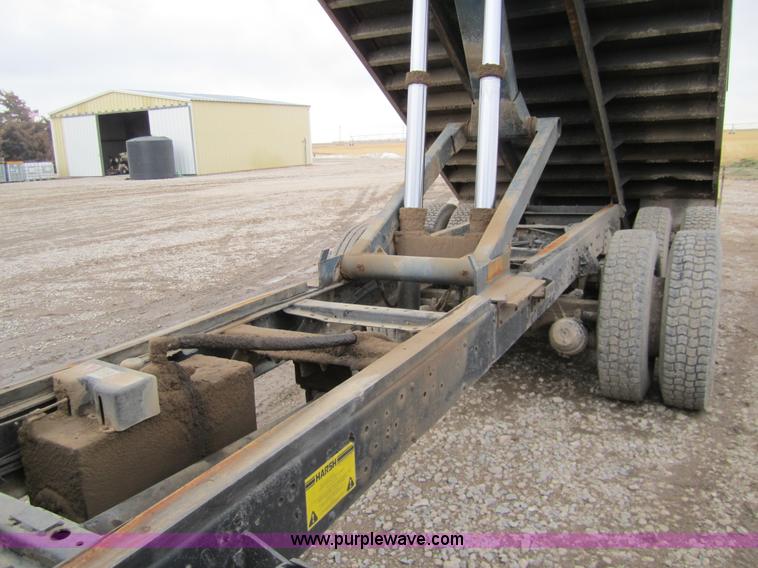 image for item 1601 1981 GMC grain truck