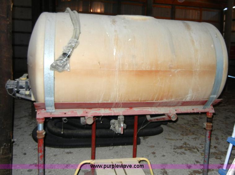 image for item 2142 200 gallon poly spray tank with agitators