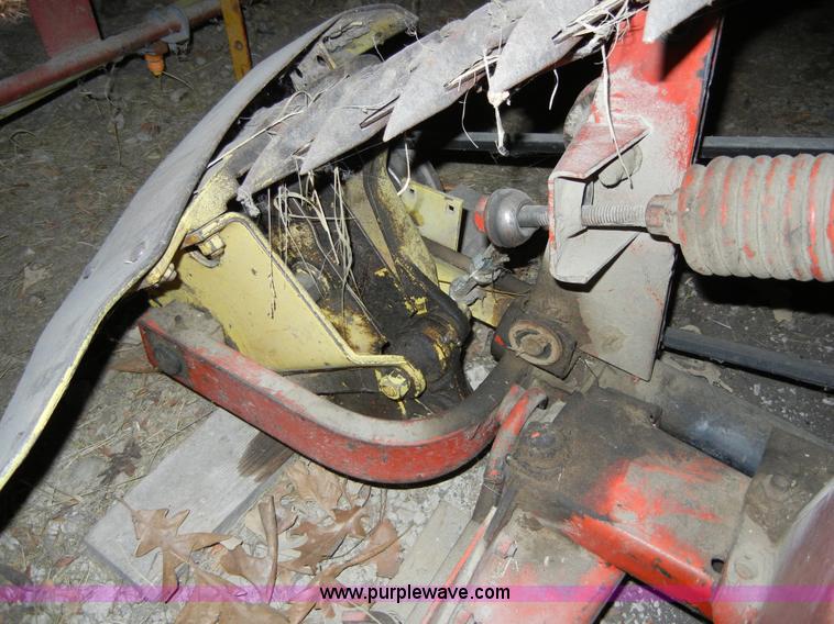 image for item 2143 New Holland 7' sickle mower