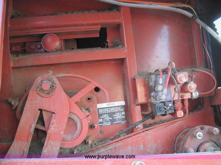 image for item 3020 Hesston 4900 4' x 4' square baler