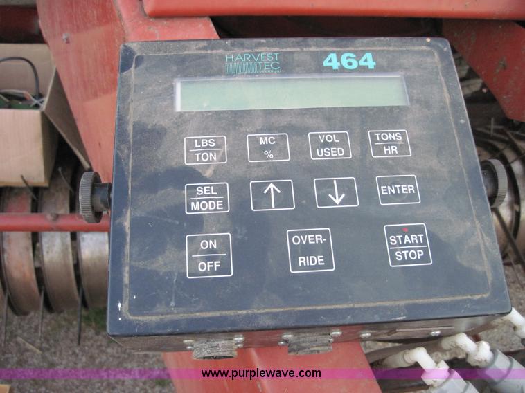 image for item 3020 Hesston 4900 4' x 4' square baler