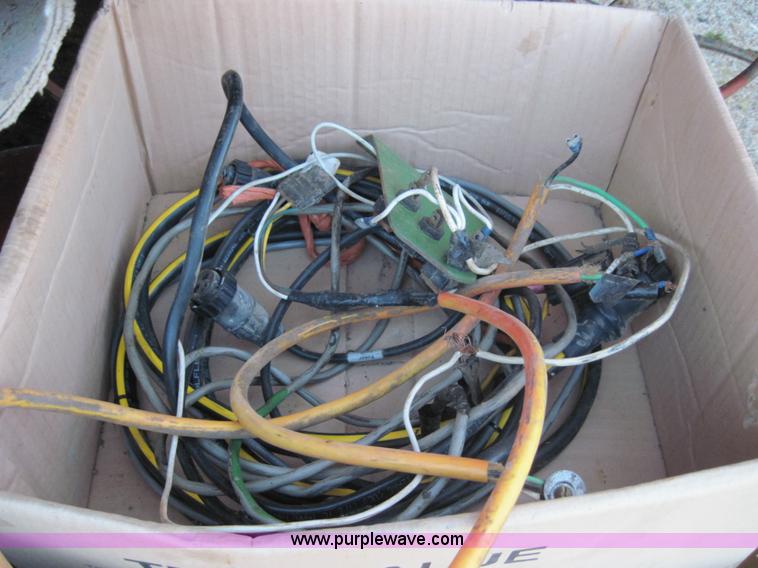 image for item 3020 Hesston 4900 4' x 4' square baler