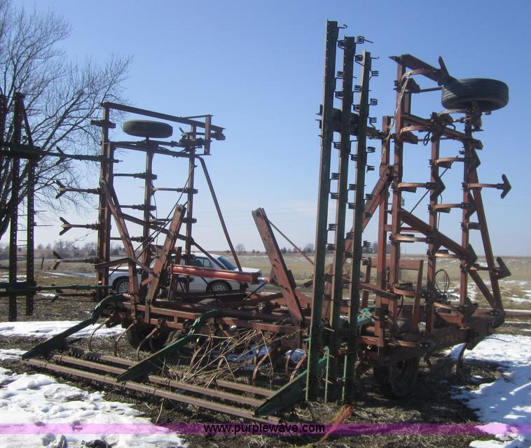 image for item 3128 International 32' cultivator