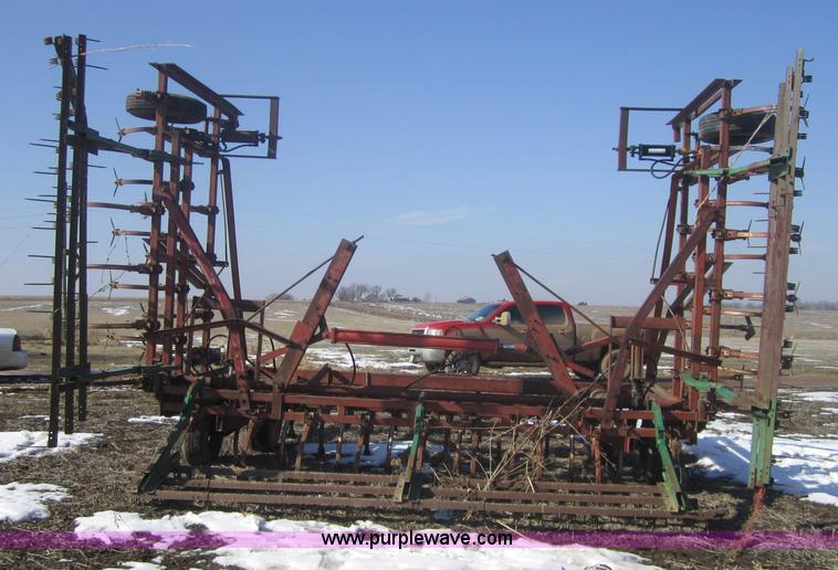 image for item 3128 International 32' cultivator