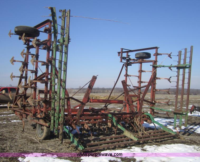 image for item 3128 International 32' cultivator