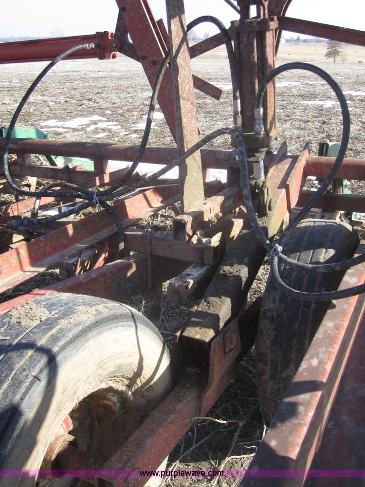 image for item 3128 International 32' cultivator