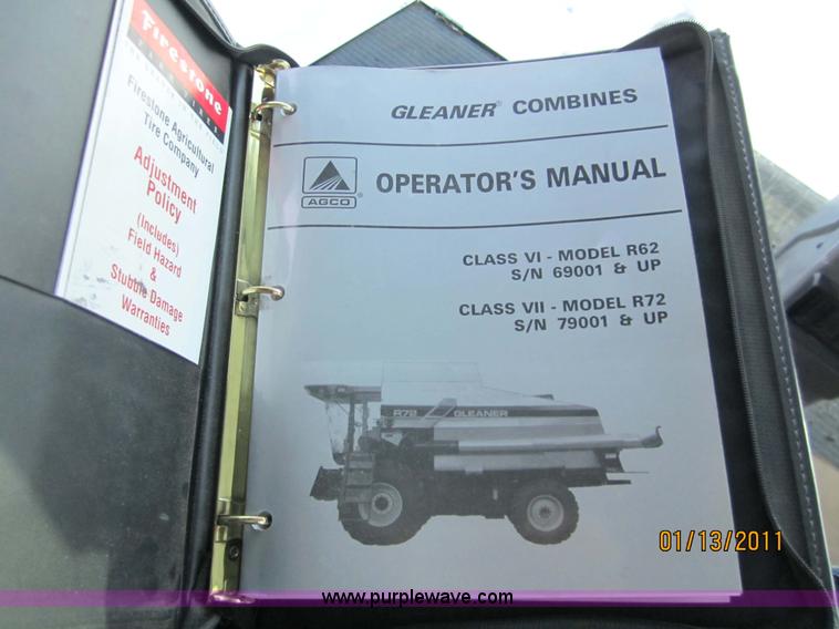 image for item 3284 1999 Gleaner R62 combine