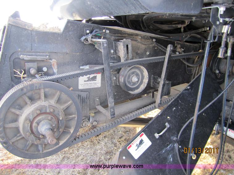 image for item 3284 1999 Gleaner R62 combine