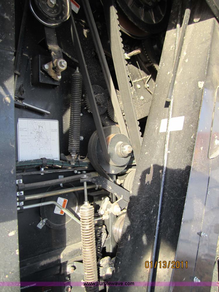 image for item 3284 1999 Gleaner R62 combine