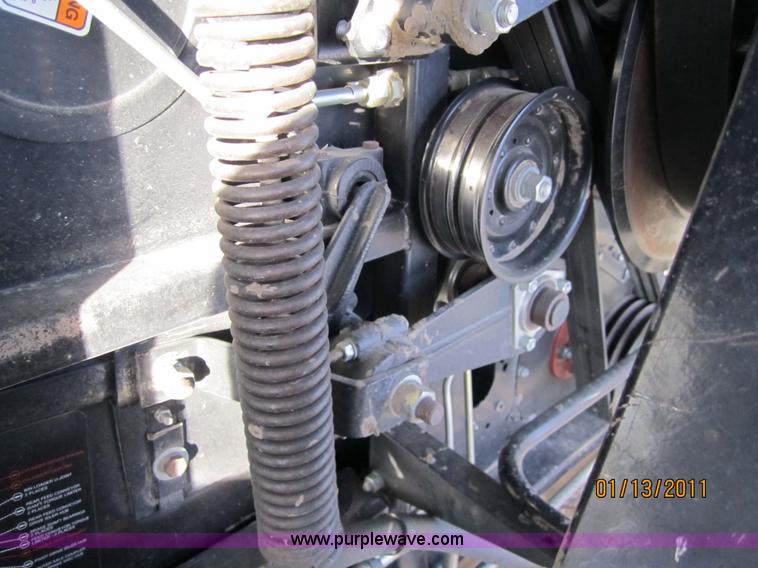 image for item 3284 1999 Gleaner R62 combine