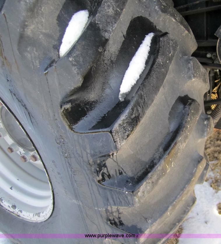 image for item 3284 1999 Gleaner R62 combine