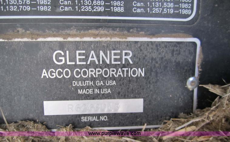 image for item 3284 1999 Gleaner R62 combine