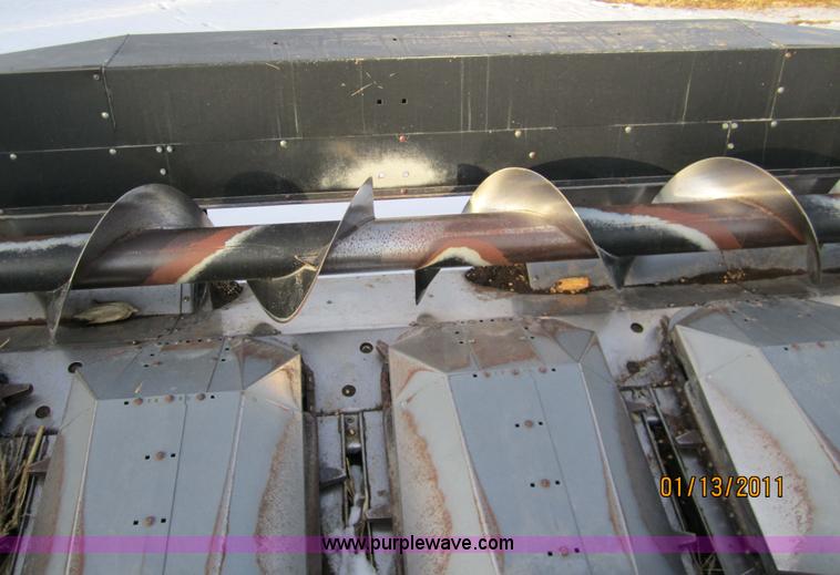image for item 3285 1998 Gleaner eight row corn head