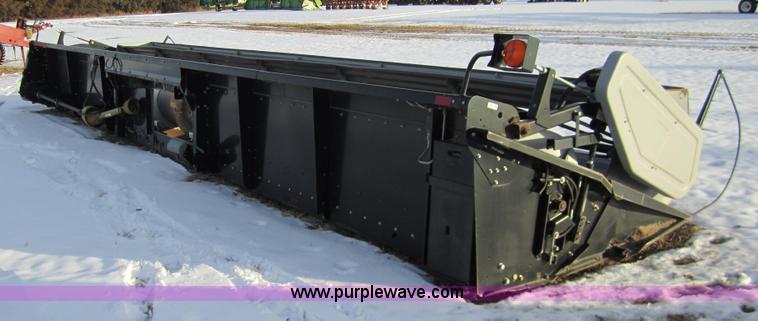 image for item 3286 2001 Gleaner 30' platform header