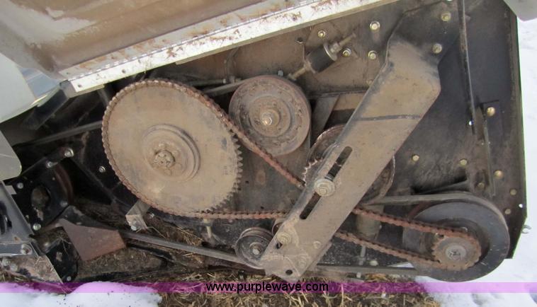 image for item 3286 2001 Gleaner 30' platform header