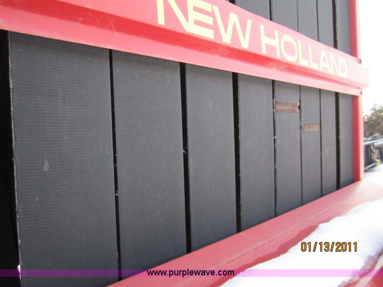 image for item 3287 1993 New Holland 660 fastnet round baler