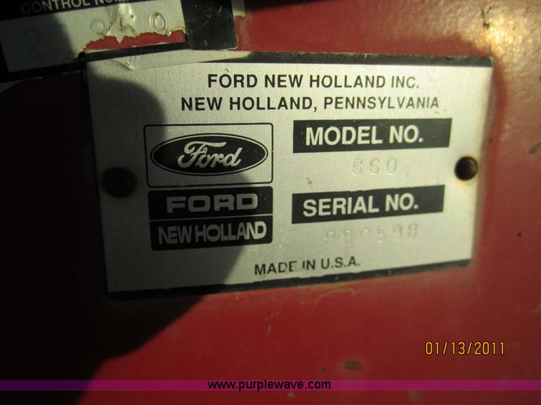 image for item 3287 1993 New Holland 660 fastnet round baler