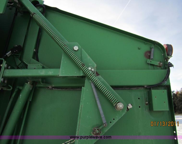 image for item 3288 1995 John Deere 535 5x6 round baler