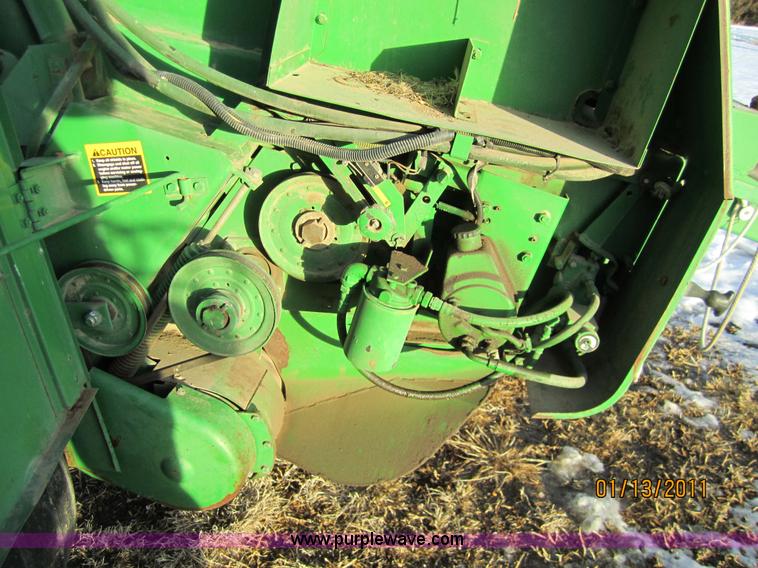 image for item 3288 1995 John Deere 535 5x6 round baler