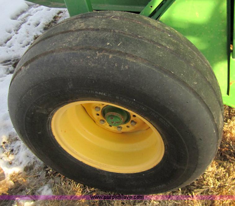 image for item 3288 1995 John Deere 535 5x6 round baler