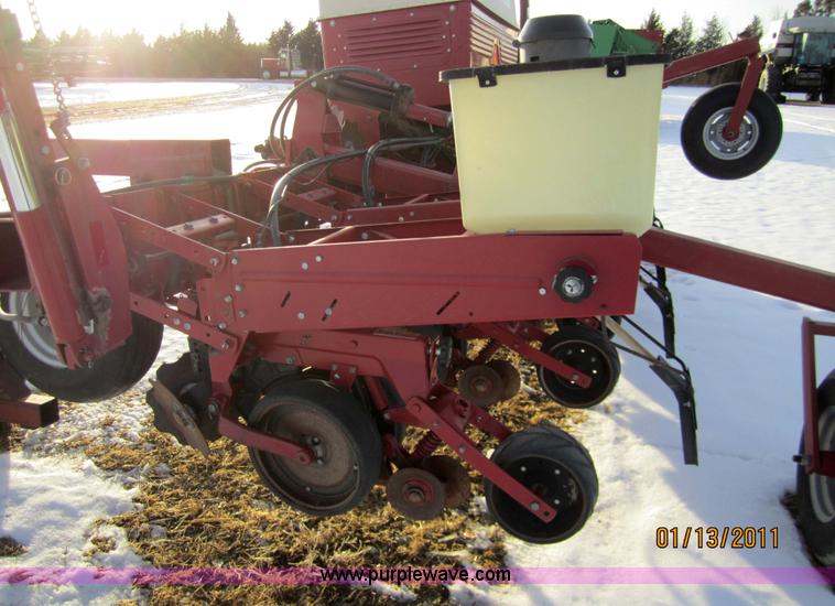 image for item 3289 1993 Case International 900 Cyclo air planter