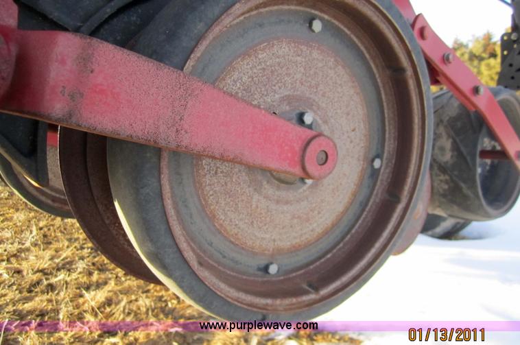 image for item 3289 1993 Case International 900 Cyclo air planter