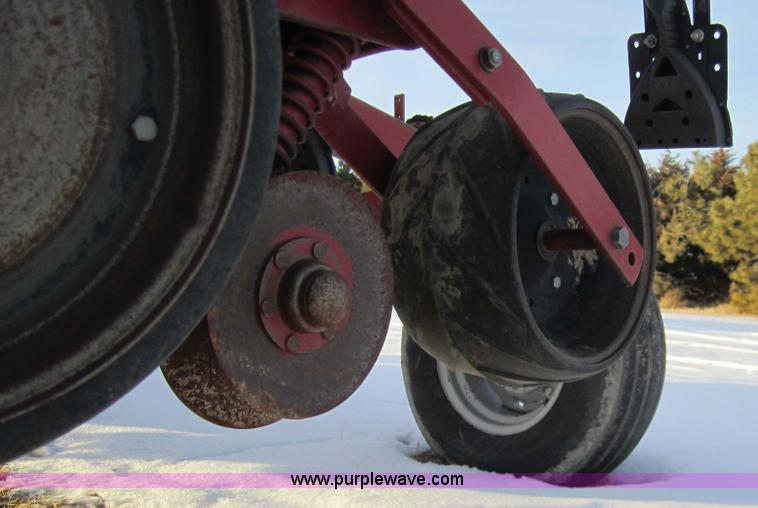 image for item 3289 1993 Case International 900 Cyclo air planter