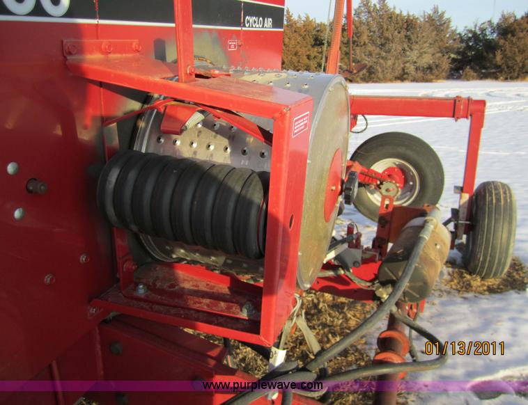 image for item 3289 1993 Case International 900 Cyclo air planter