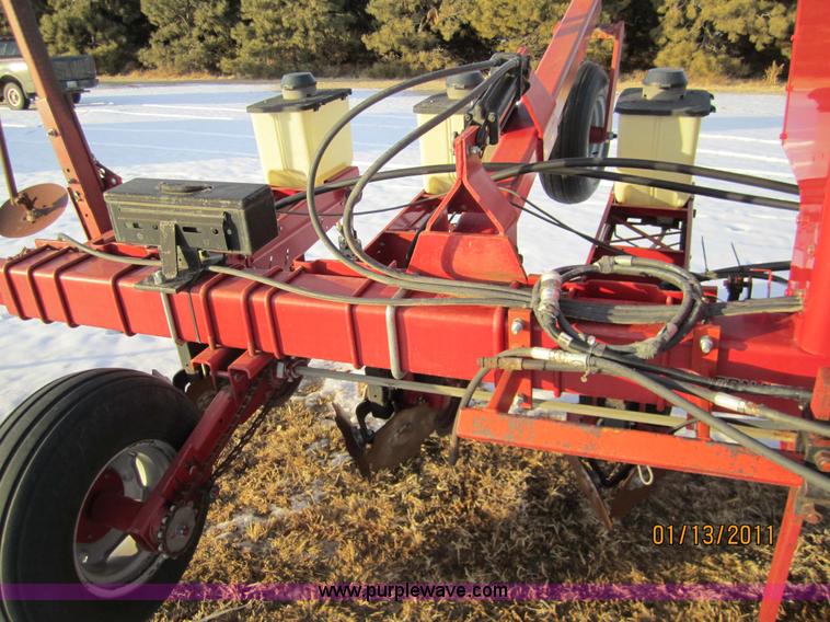 image for item 3289 1993 Case International 900 Cyclo air planter