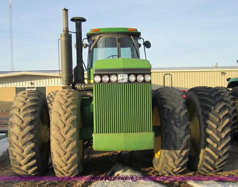 image for item 3290 1986 John Deere 8850 tractor