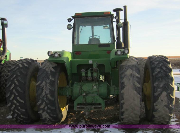 image for item 3290 1986 John Deere 8850 tractor
