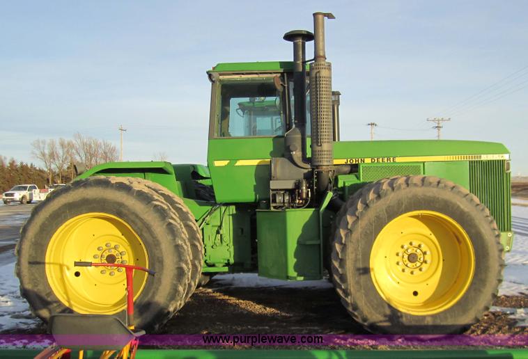 image for item 3290 1986 John Deere 8850 tractor