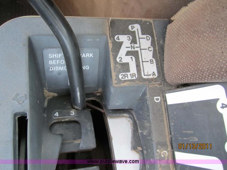 image for item 3290 1986 John Deere 8850 tractor