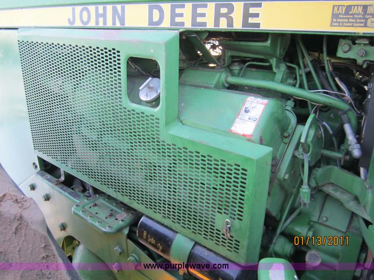 image for item 3290 1986 John Deere 8850 tractor