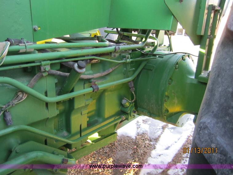 image for item 3290 1986 John Deere 8850 tractor