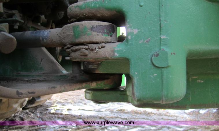 image for item 3290 1986 John Deere 8850 tractor