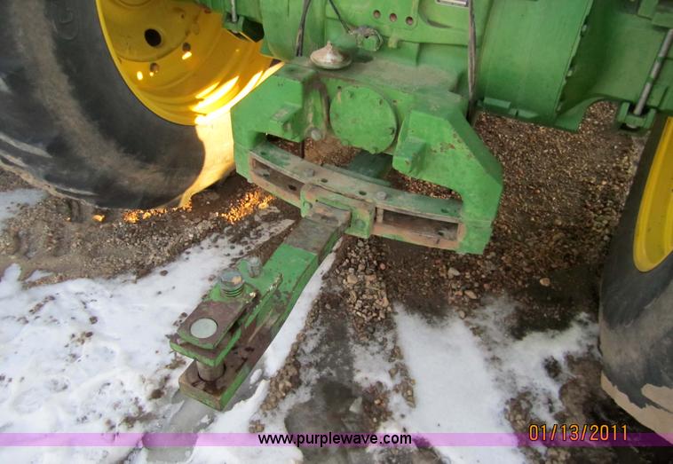 image for item 3290 1986 John Deere 8850 tractor