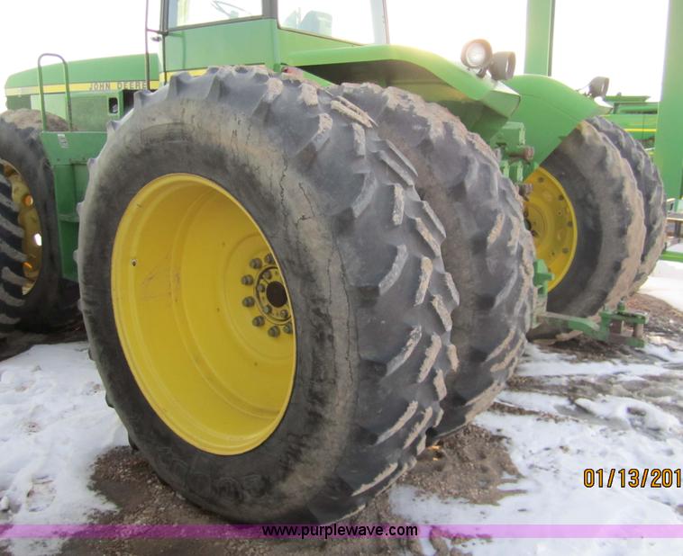 image for item 3290 1986 John Deere 8850 tractor
