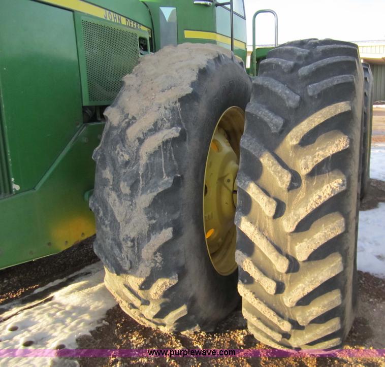 image for item 3290 1986 John Deere 8850 tractor