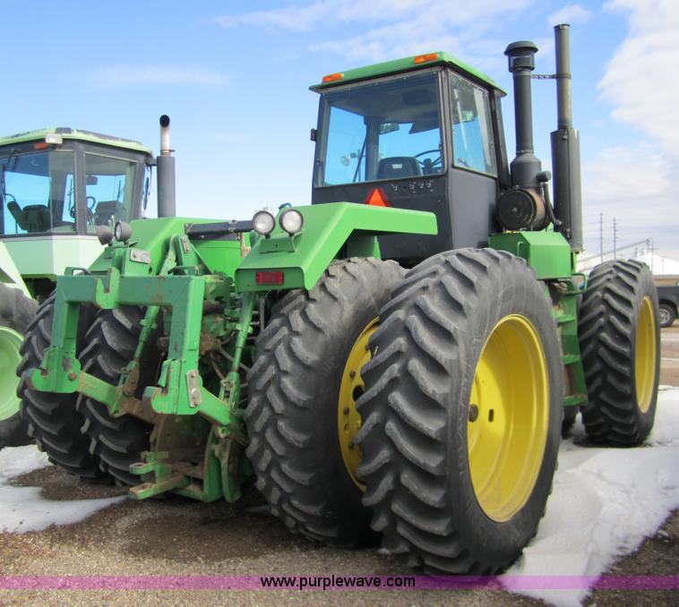 image for item 3291 1994 John Deere 8770 tractor