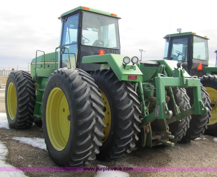 image for item 3291 1994 John Deere 8770 tractor