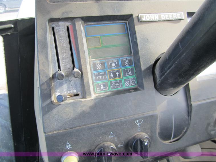 image for item 3291 1994 John Deere 8770 tractor