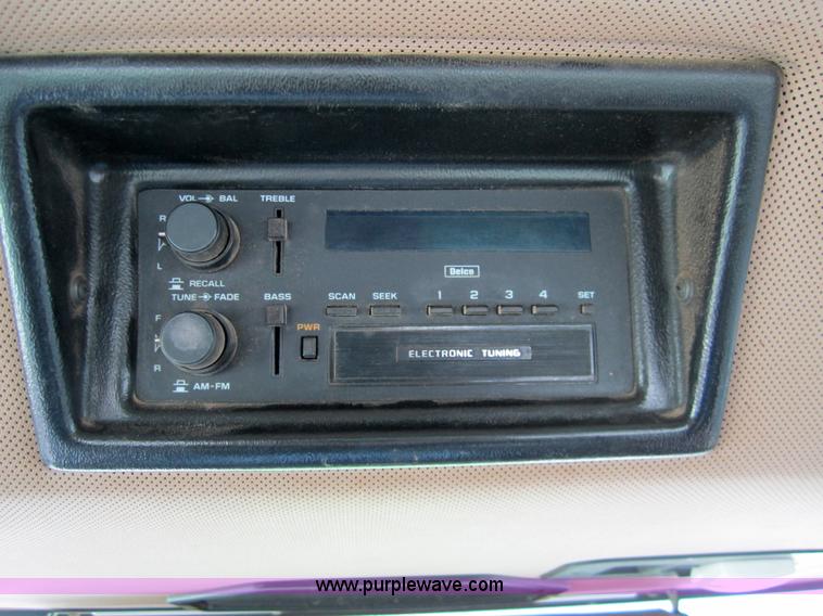 image for item 3291 1994 John Deere 8770 tractor