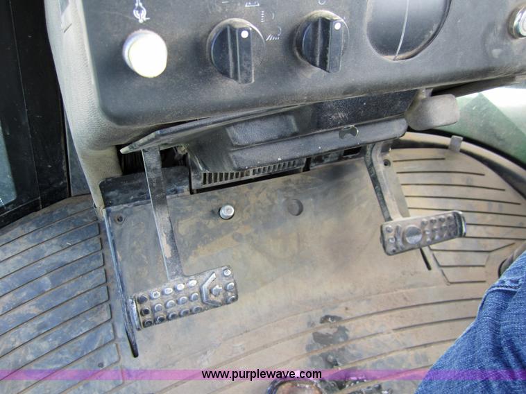 image for item 3291 1994 John Deere 8770 tractor