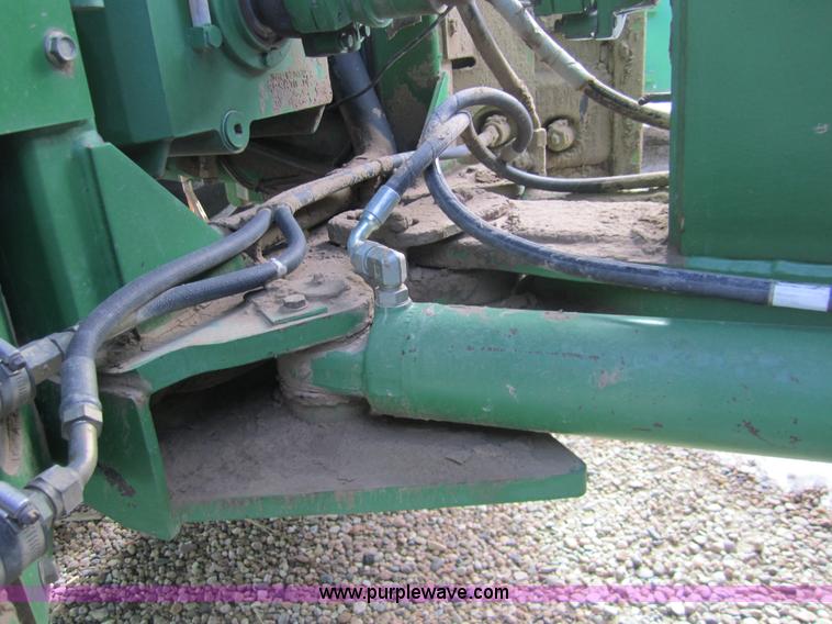 image for item 3291 1994 John Deere 8770 tractor