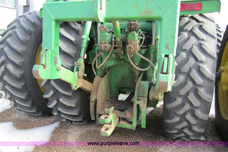 image for item 3291 1994 John Deere 8770 tractor